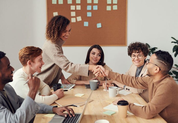 81 procent Nederlanders wil samenwerking collega verbeteren